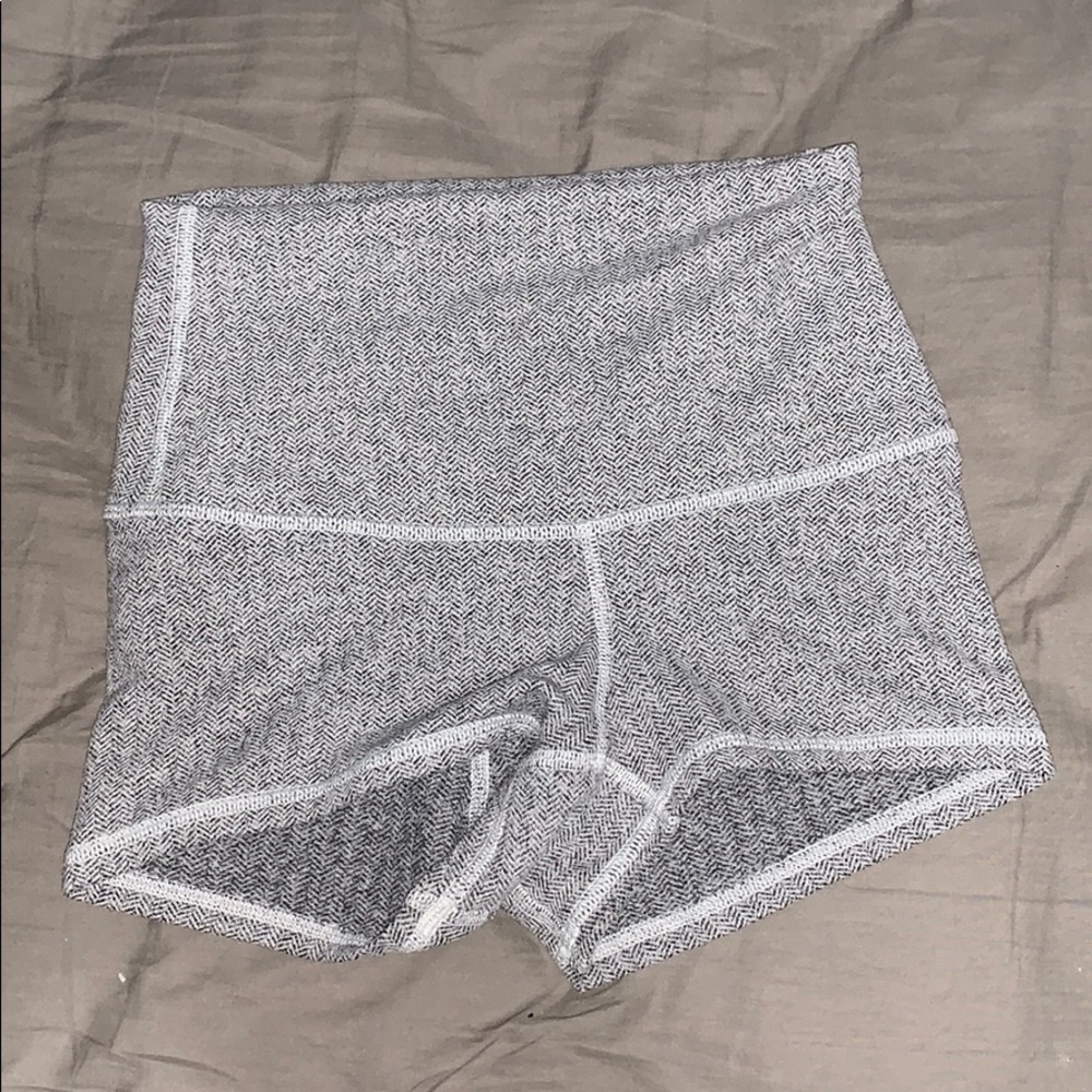 Like NEW Lululemon Boogie Shorts - size 4